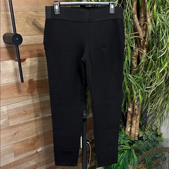 Simply Vera Vera Wang Pants - Simply Vera Wang black leggings/skinny pants. Like new. Large